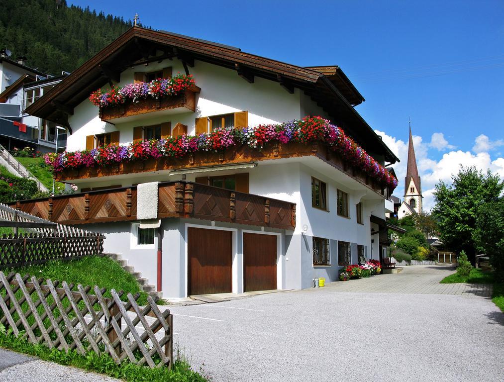 Haus Christina Hotel Trins Exterior photo